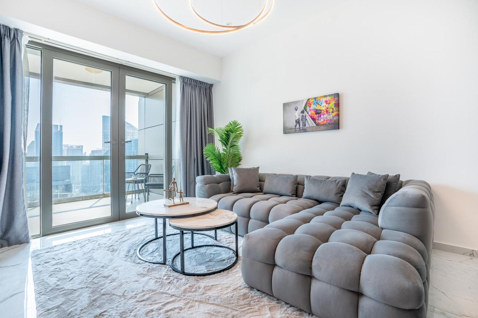 Apartment Rh -luxury 1br, Large Balcony & High-end Interiors, Downtown *