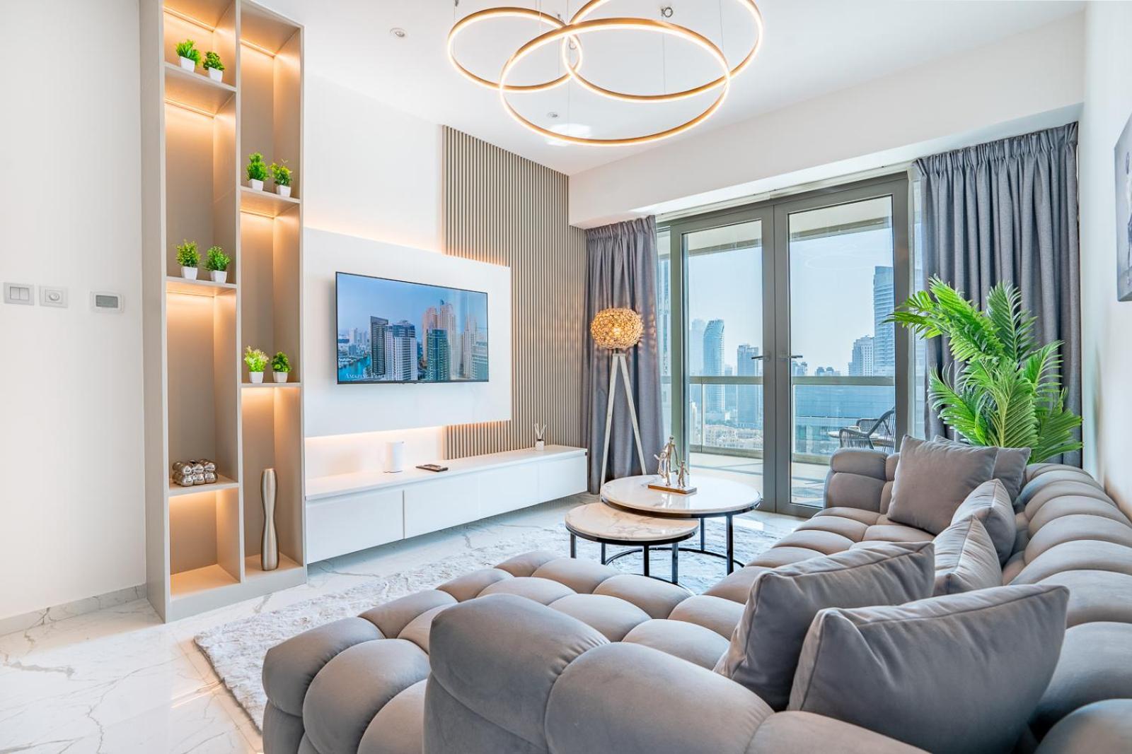 Rh -luxury 1br, Large Balcony & High-end Interiors, Downtown * Dubai