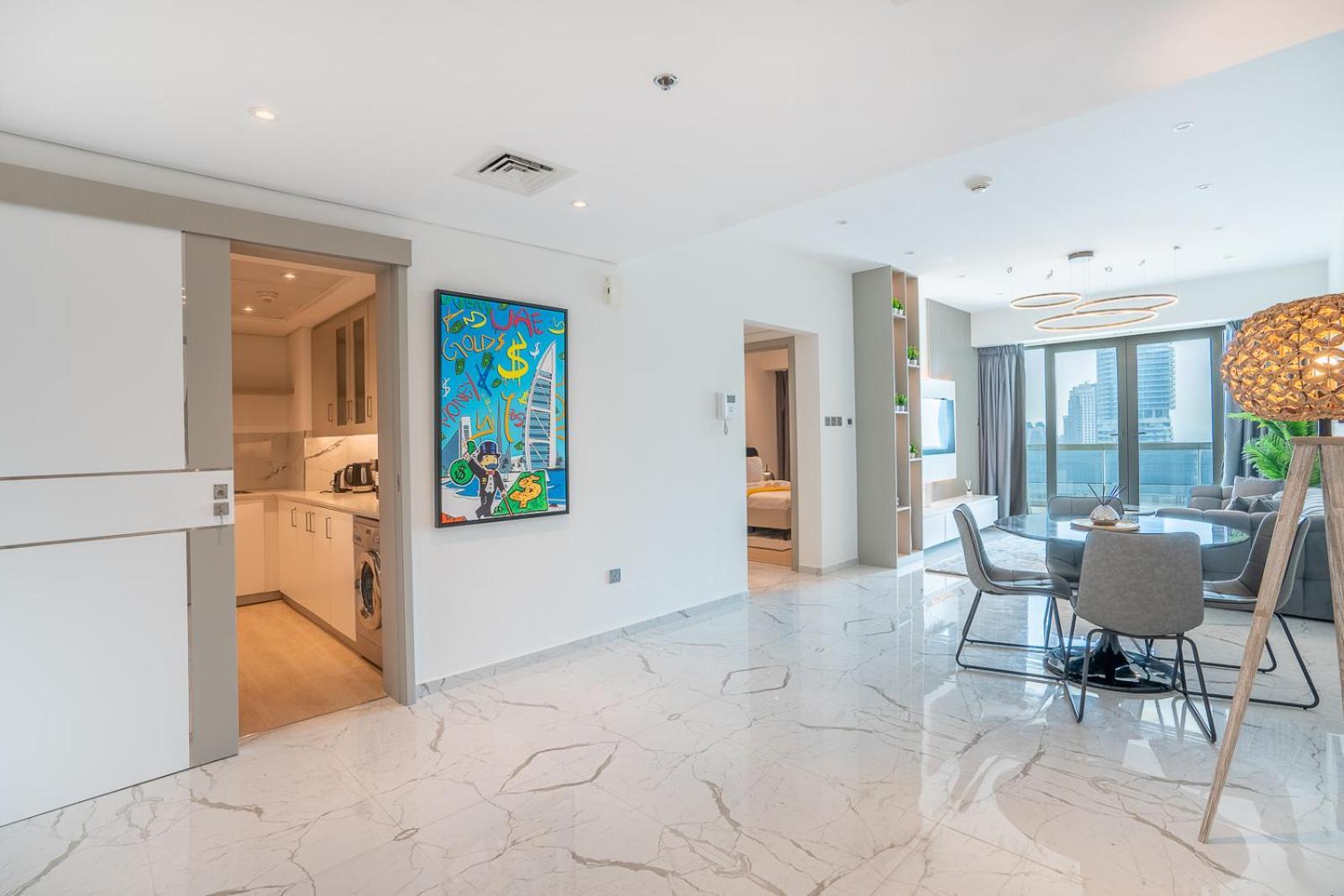 Rh -luxury 1br, Large Balcony & High-end Interiors, Downtown Apartment Dubai