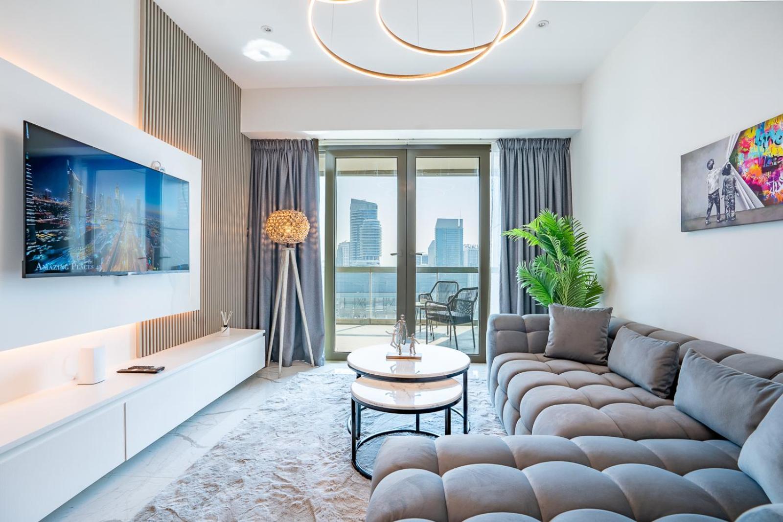 Apartment Rh -luxury 1br, Large Balcony & High-end Interiors, Downtown Dubai