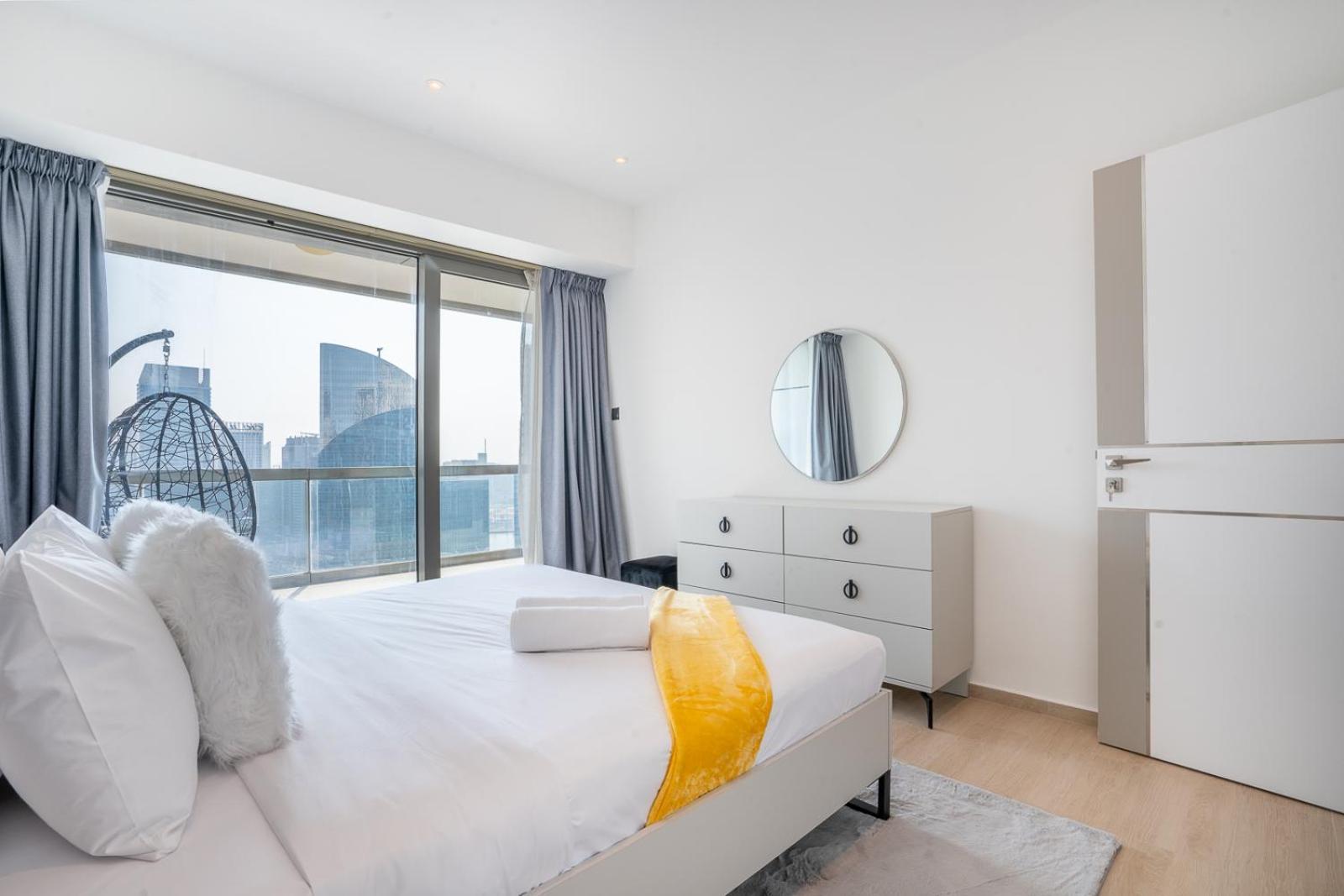 Rh -luxury 1br, Large Balcony & High-end Interiors, Downtown Apartment *
