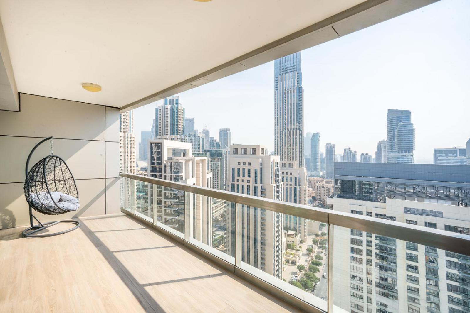 Apartment Rh -luxury 1br, Large Balcony & High-end Interiors, Downtown *